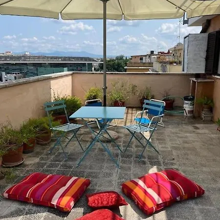 Con Ampio Terrazzo Apartamento